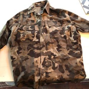 Camouflage flannel shaker